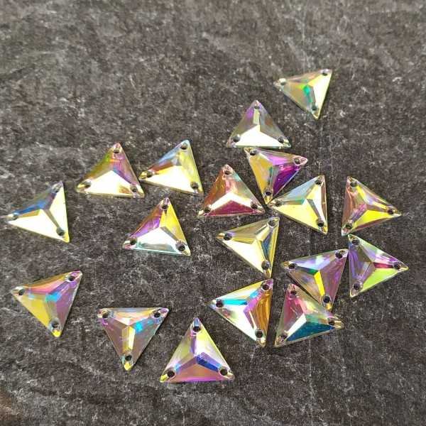 22 mm háromszög Crystal AB varrható szintetikus strassz